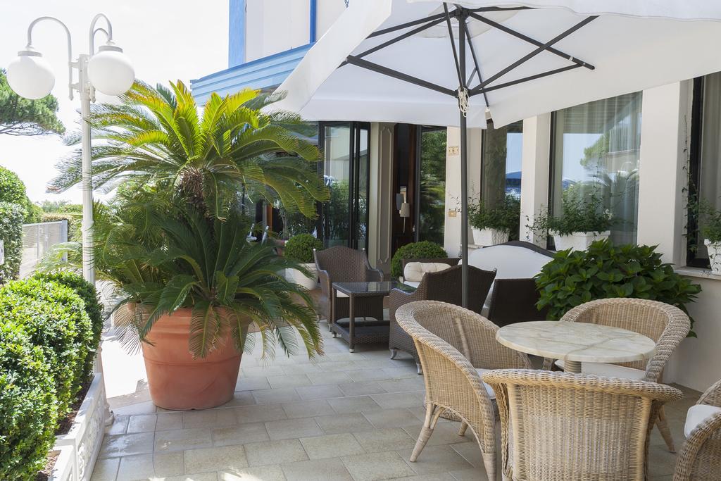Hotel Plaza Esplanade Lido di Jesolo Kültér fotó